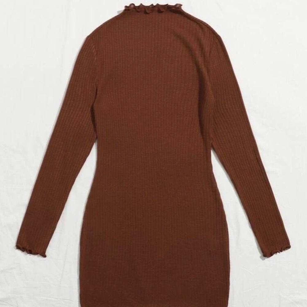 Mock neck mini dress 🤎